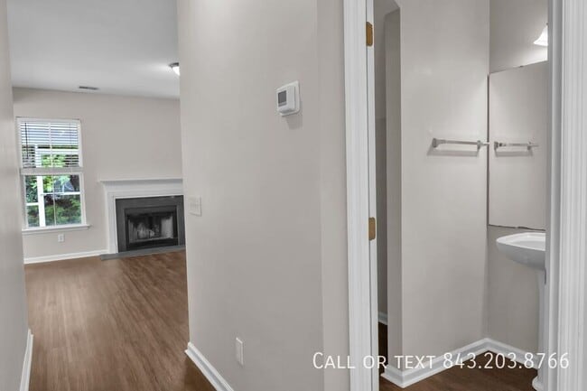 Photo - 1868 Hubbell Dr