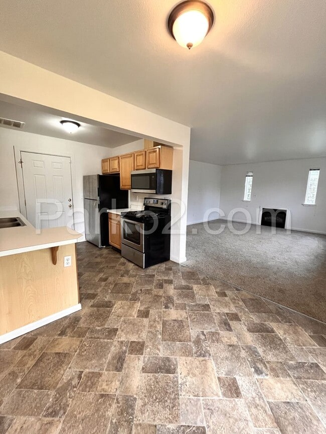 Photo - 112 126th St E