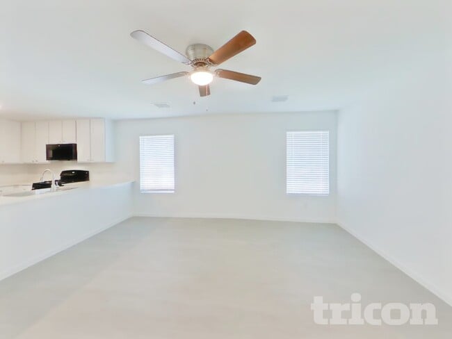 Photo - 806 Ginkgo Wy