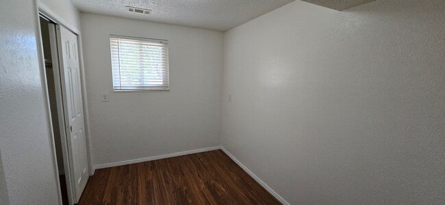 Photo - 566 Voiles Dr