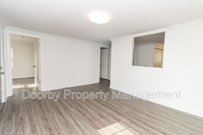 Photo - 921 East Ave