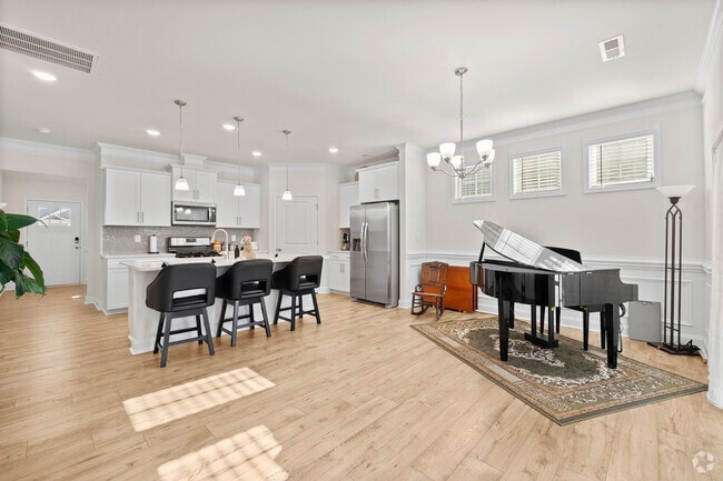 Building Photo - 758 Latrobe Dr Rental