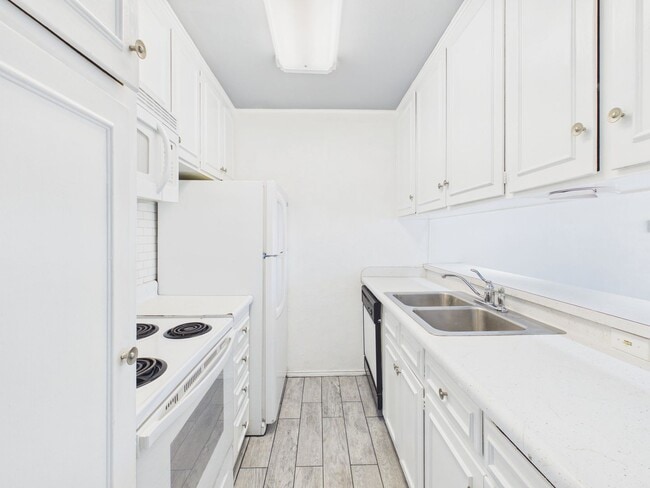 Photo - 1 bed/1 bath Condominium Ready for tenant!