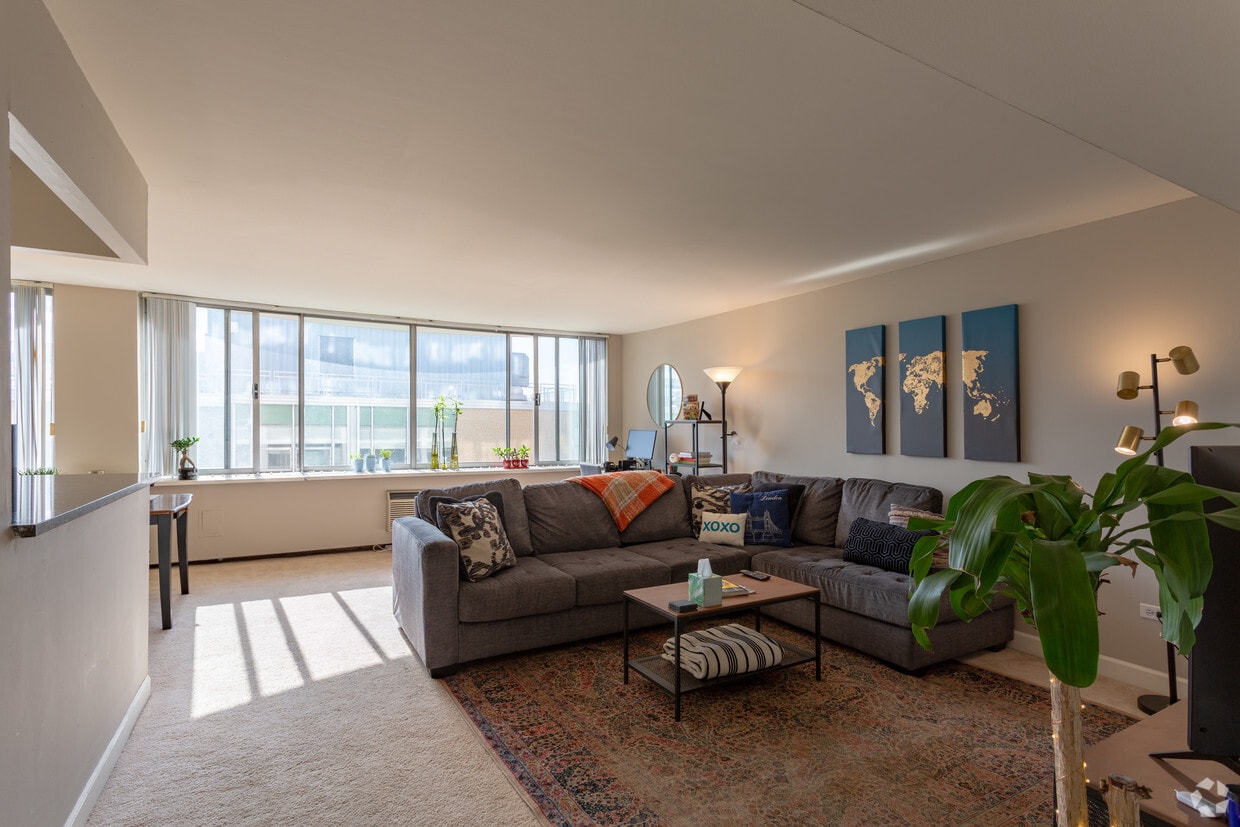 Floor Plan - One Bedroom Center - Parking Included
