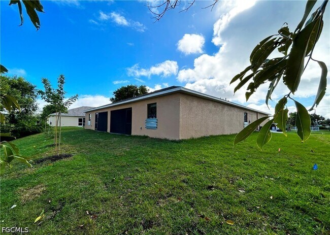 Photo - 605 SE 14th St