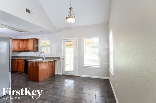 Photo - 640 Meriweather Dr