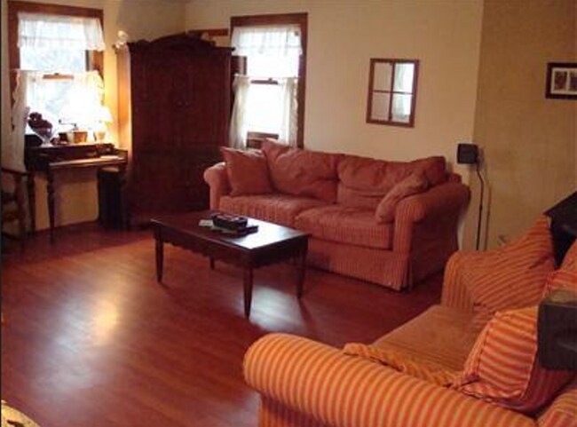 Building Photo - 8312 Lake Ave Rental