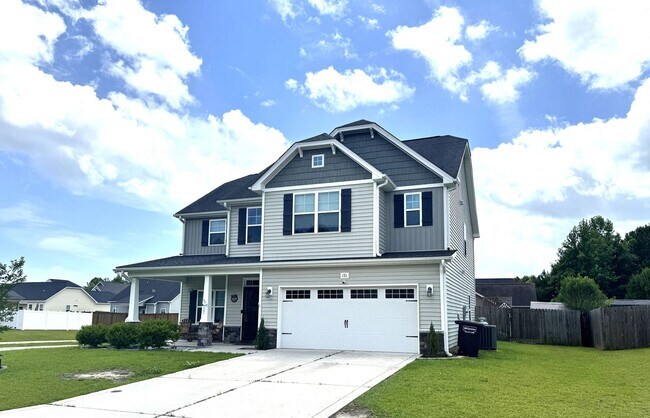 Photo - Beautiful Kitchen, Fenced Yard, Community Pool – Welcome Home!