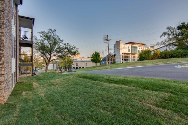 Photo - Jayhawk Apartments