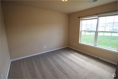 Building Photo - Duplex close to post! Rental