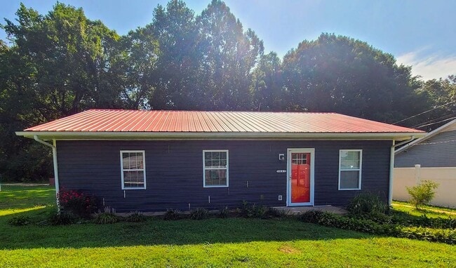 Photo - 1645 Brown St