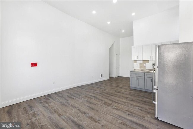 Photo - 6940 Woodland Ave