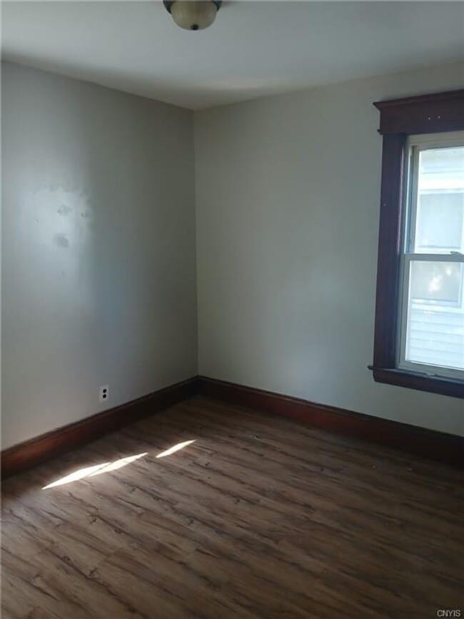 Photo - 4 Bedroom Single Family House Available in Syracuse