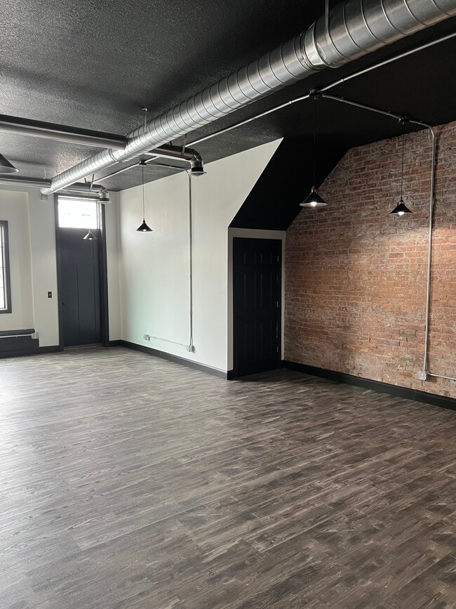 Photo - 332 Front St Unidad B