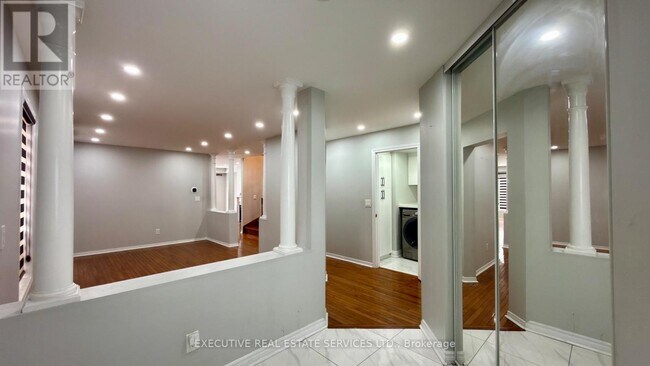 Photo - 5 Condotti Dr