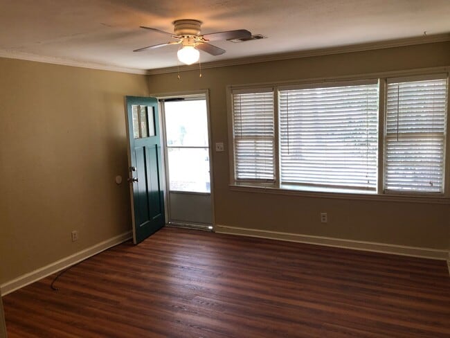 Photo - r3713a Unit B