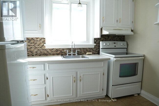 Photo - 1062 Hortop St