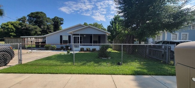 Building Photo - 2301 W Mallory St