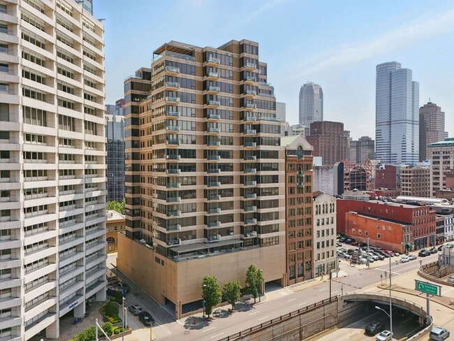 Building Photo - 2 Bedroom 2 Bath Condo