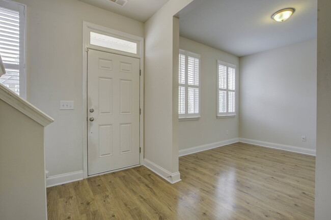 Photo - 7824 Montview Rd