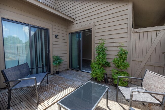 Photo - 200 Parma Dr
