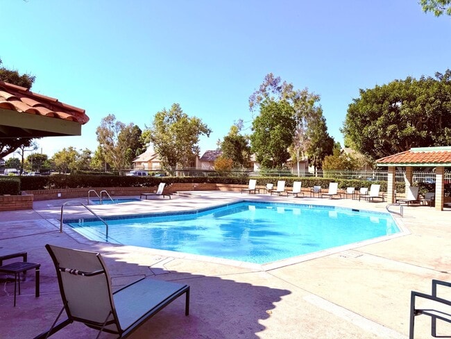 Building Photo - Best Value in Irvine! Rental