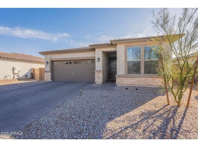 Photo - 1631 E Paul Dr House