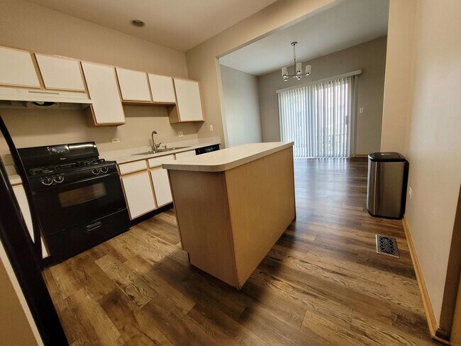 Photo - 573 Littleton Trail