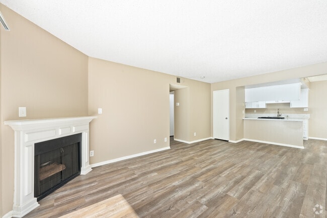 2BR, 2BA, 1008SF - Sala de estar - Belcourt Apartments