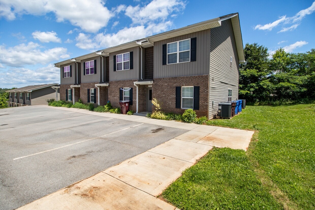 Photo - 920 Warrior Hill Dr (Louisville, TN)