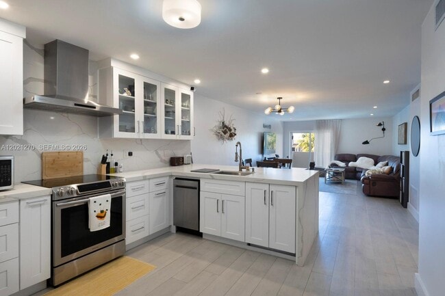 Photo - 6815 Edgewater Dr Unit 307