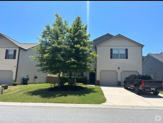 Building Photo - Single Family Home just outside Fort Eisen...