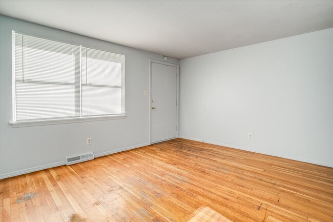 Photo - 4504-4506 N Jackson Ave Unit 4506