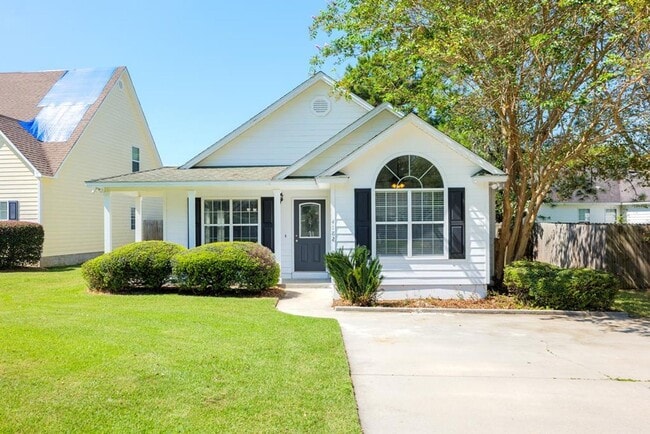 Building Photo - Inviting 3BR Home with Open Split Floor Plan, Fenced Yard & Covered Porches in Northlake