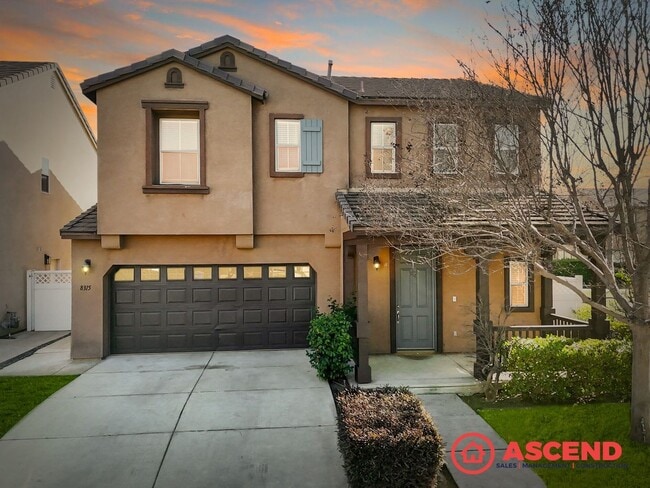Building Photo - Beautiful 4 Bedroom Located in HOA!