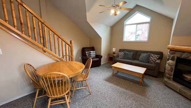Building Photo - 400 Riverside Way Unit SI ID1509843P