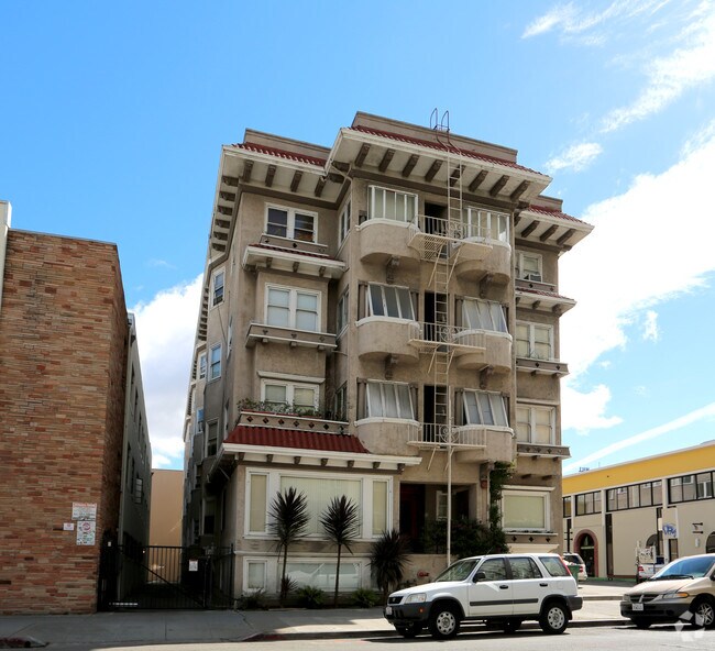 Photo - Laconia Apartments