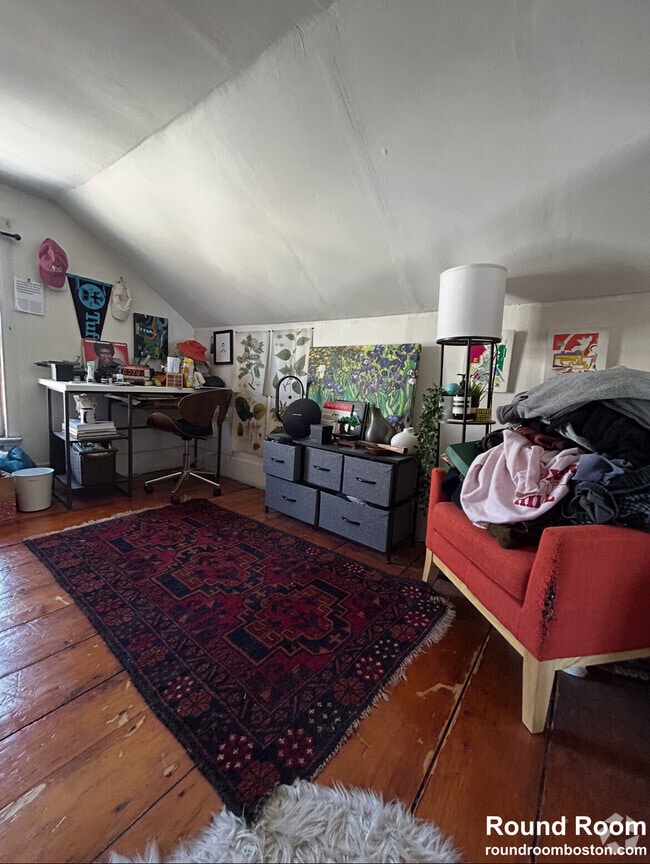 Building Photo - 4 Saint Mary Rd Unit 1 Rental