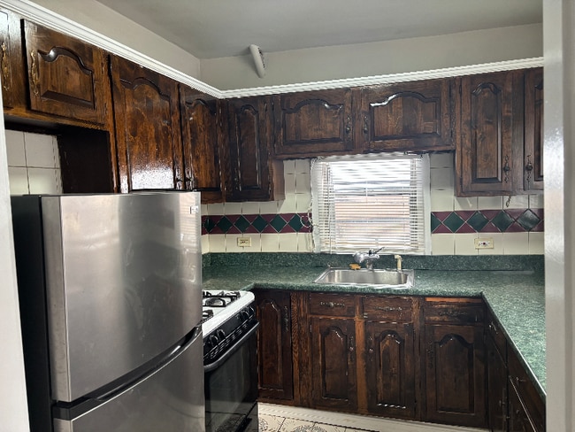 Photo - 607 Oakton St Unit Rear