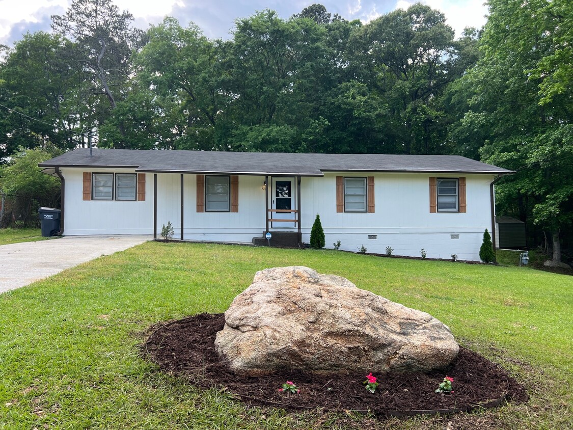 Photo - 2290 Pinetree Ln