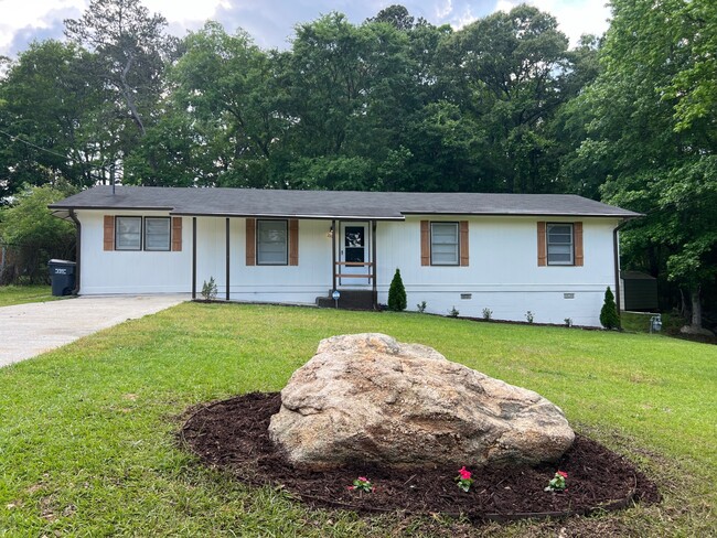 Photo - 2290 Pinetree Ln NE House