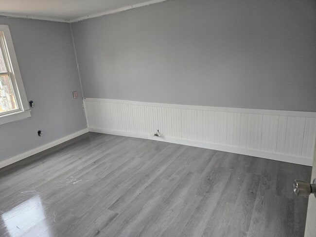 Photo - 435 Parsons Rd