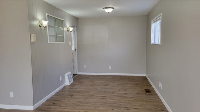 Photo - 227 Meadowcrest Dr