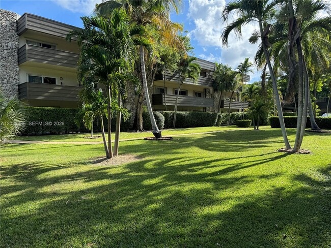 Building Photo - 8335 SW 72nd Ave Unit 211D