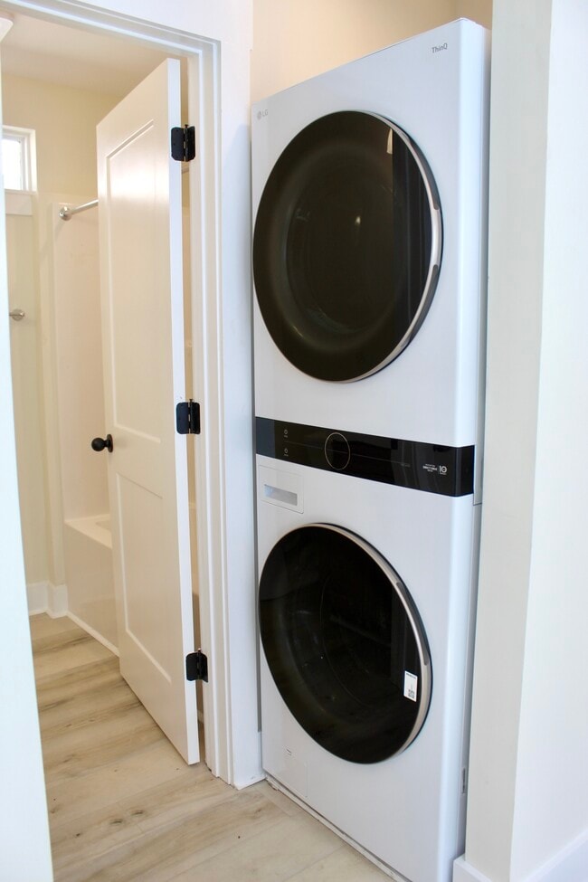 Photo - 215 Gores Row