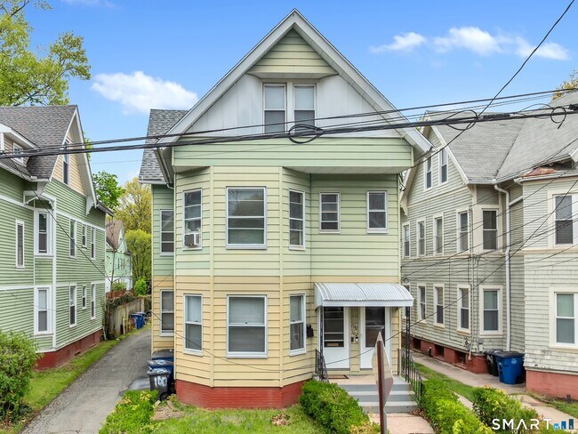 Building Photo - 100 Brownell St Unit 3