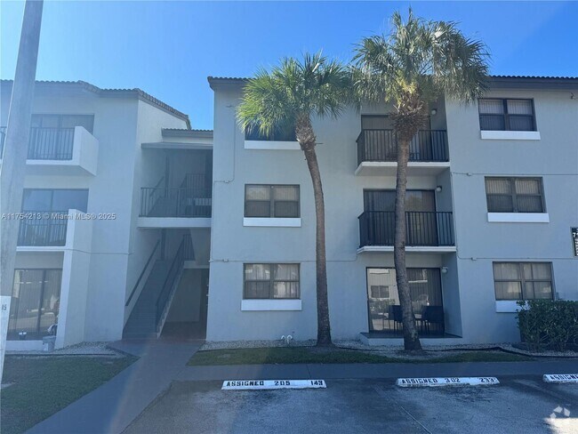 Building Photo - 7135 NW 179th St Unit 209 Rental