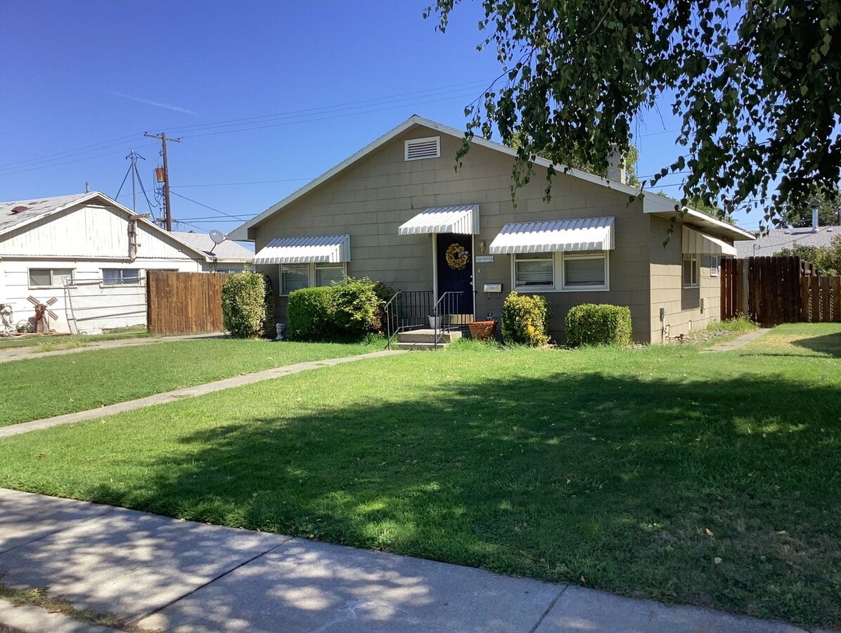 Photo - 1210 Potter Ave