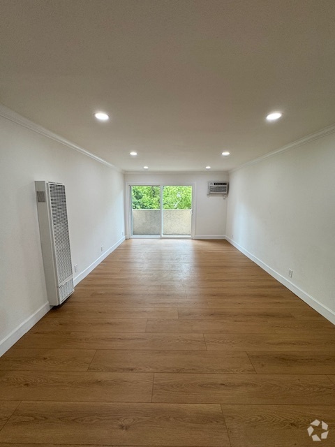 Building Photo - 409 Burchett St Unit 203 Rental