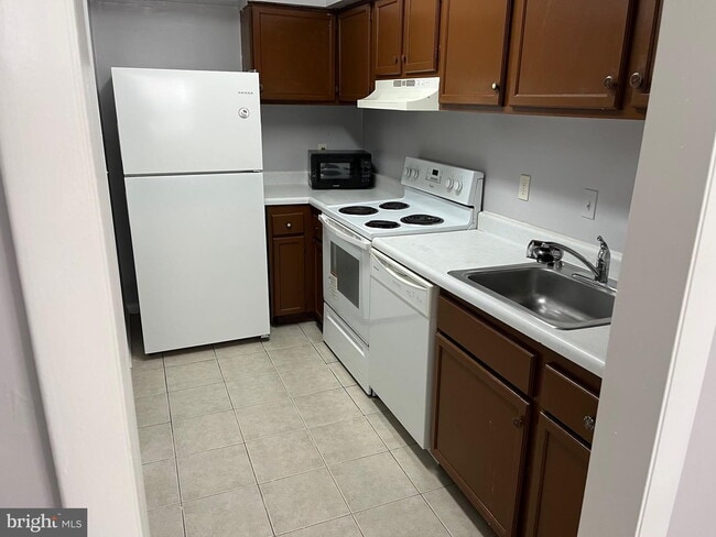 Photo - A Fresh Beginning at Hagel Circle Unidad B